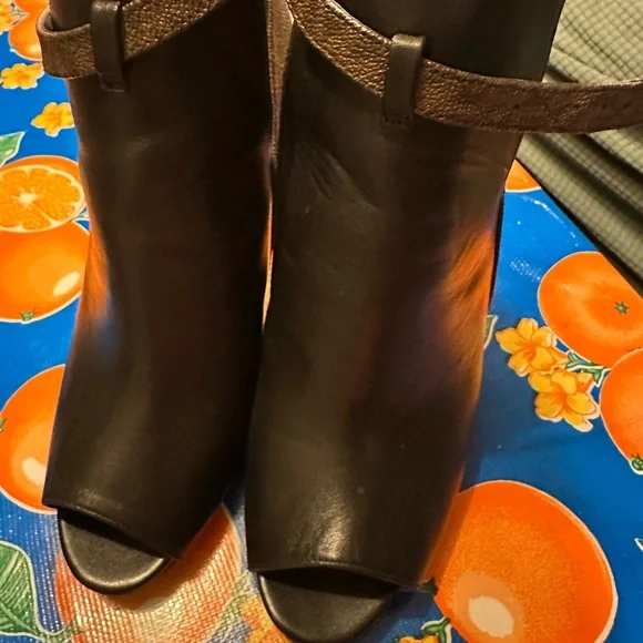 Michael Kors Lawson leather front open toe Black and Brown Peep-Toe Heeled Boots - Picture 4 of 6